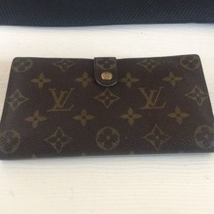 Guaranteed AUTHENTIC Louis Vuitton Kisslock Wallet